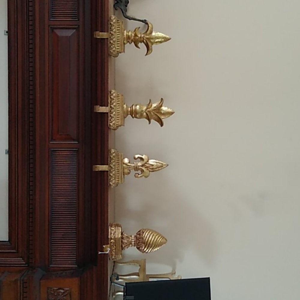 4 Gold Ornate sticking Holders